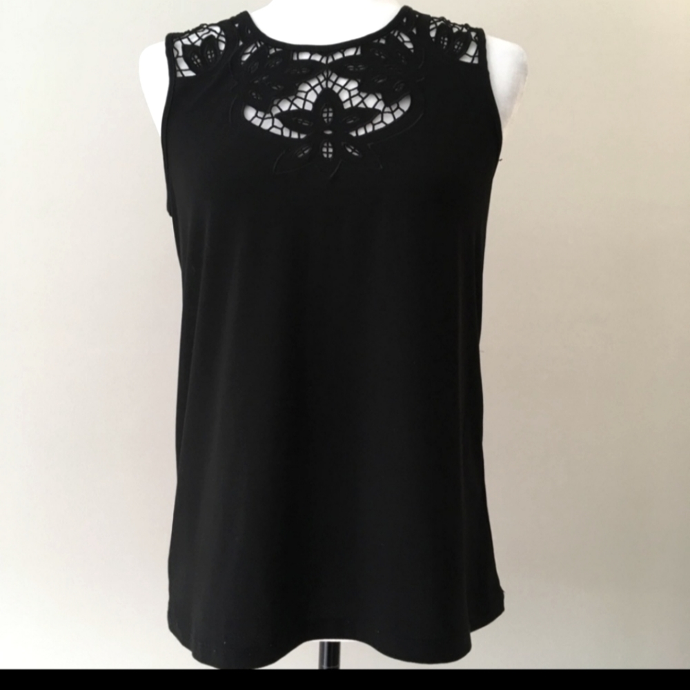 Cece black sleeveless top with cut out top